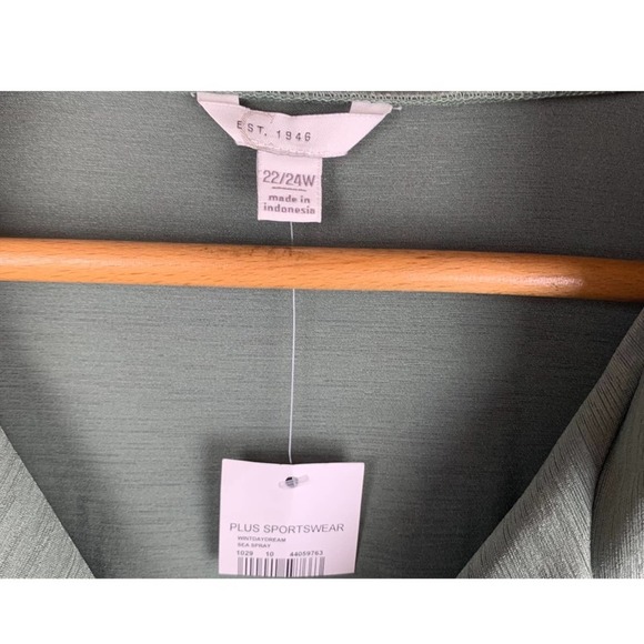 NWT Est. 1946 Green Collar V Neck Belted Blouse - Picture 4 of 6